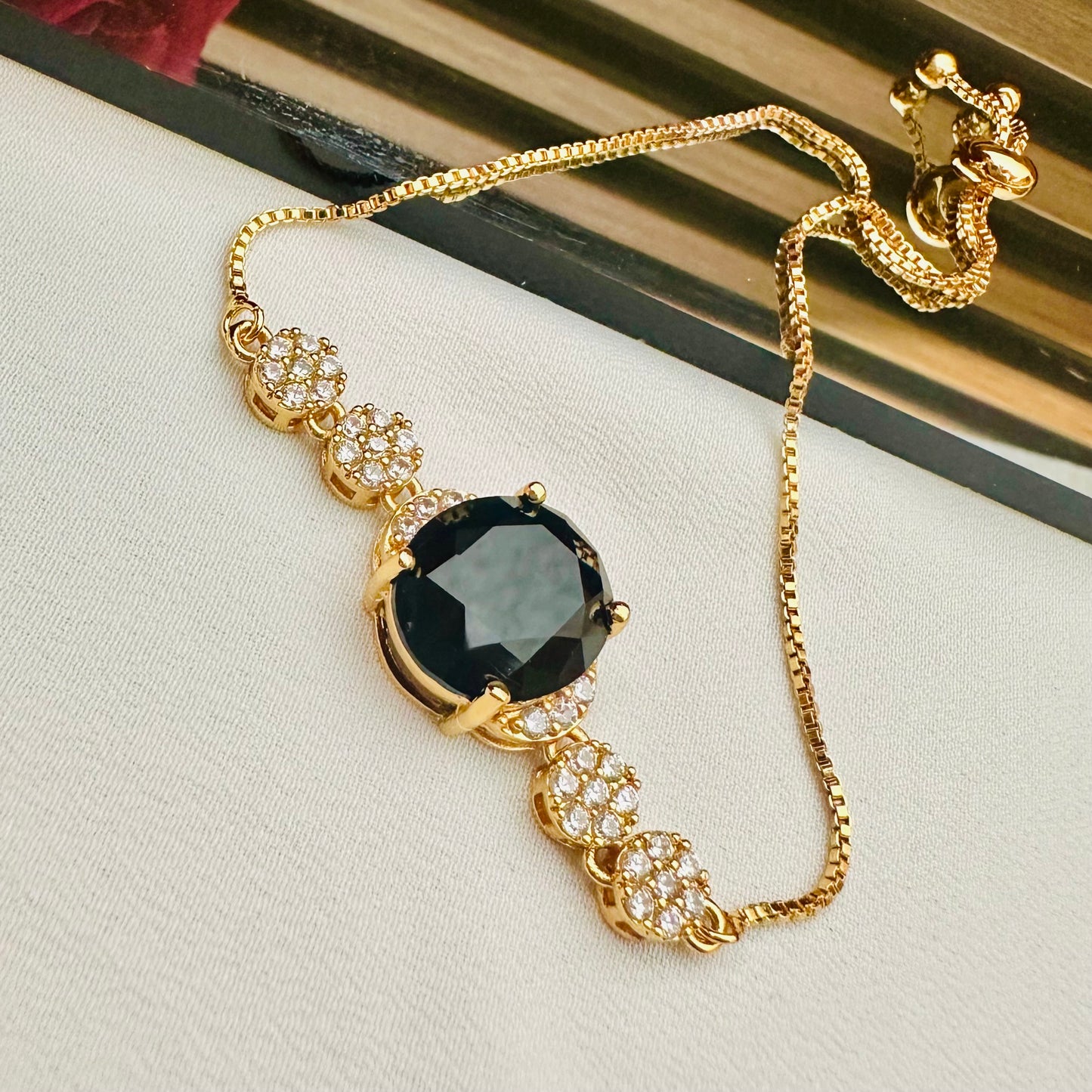 Luminique ~ Black