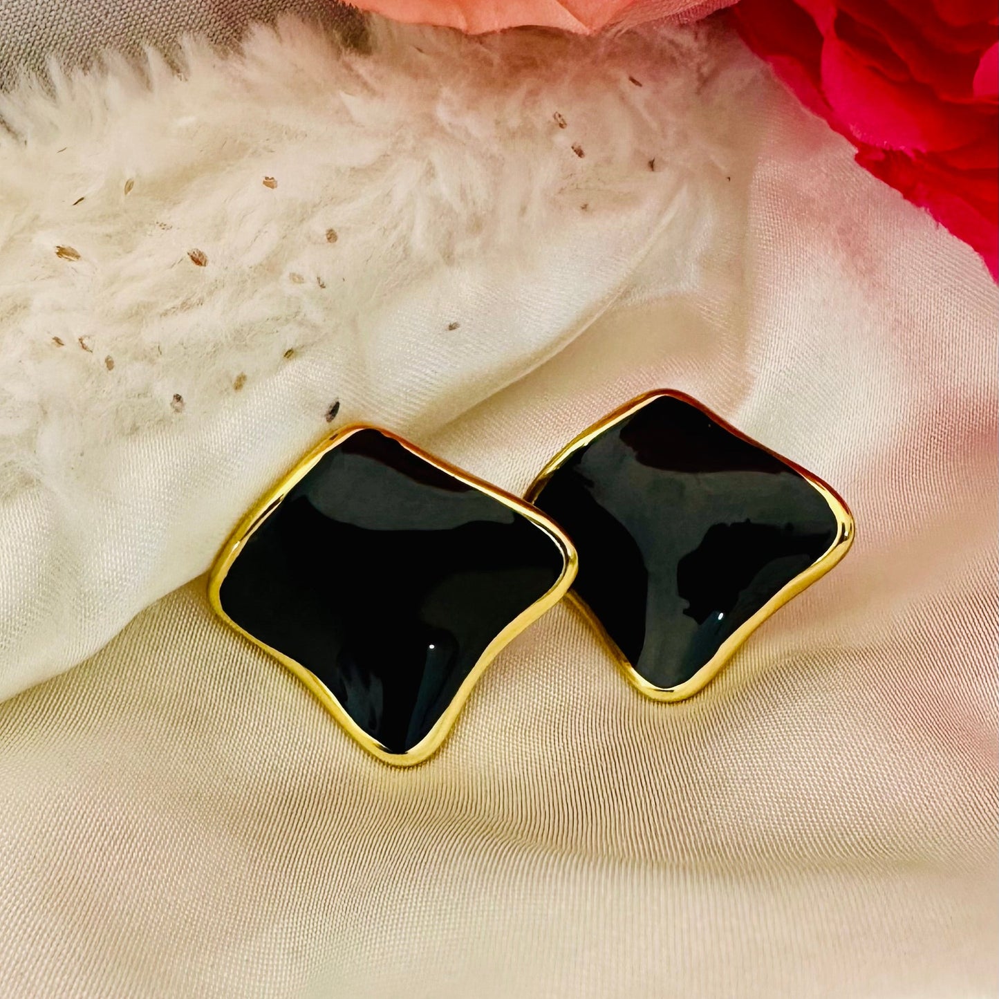 Noir Luxe