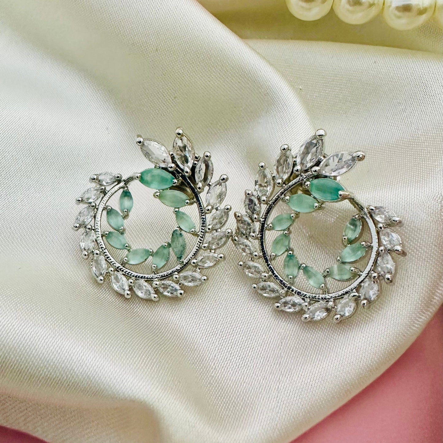 Royal Wreath ~ Mint Green
