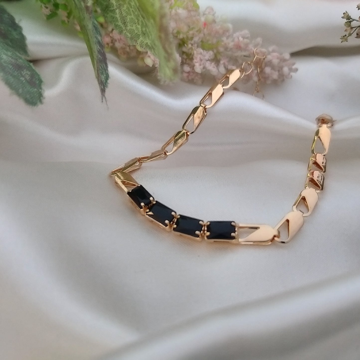 Linear Luxe ~ Black