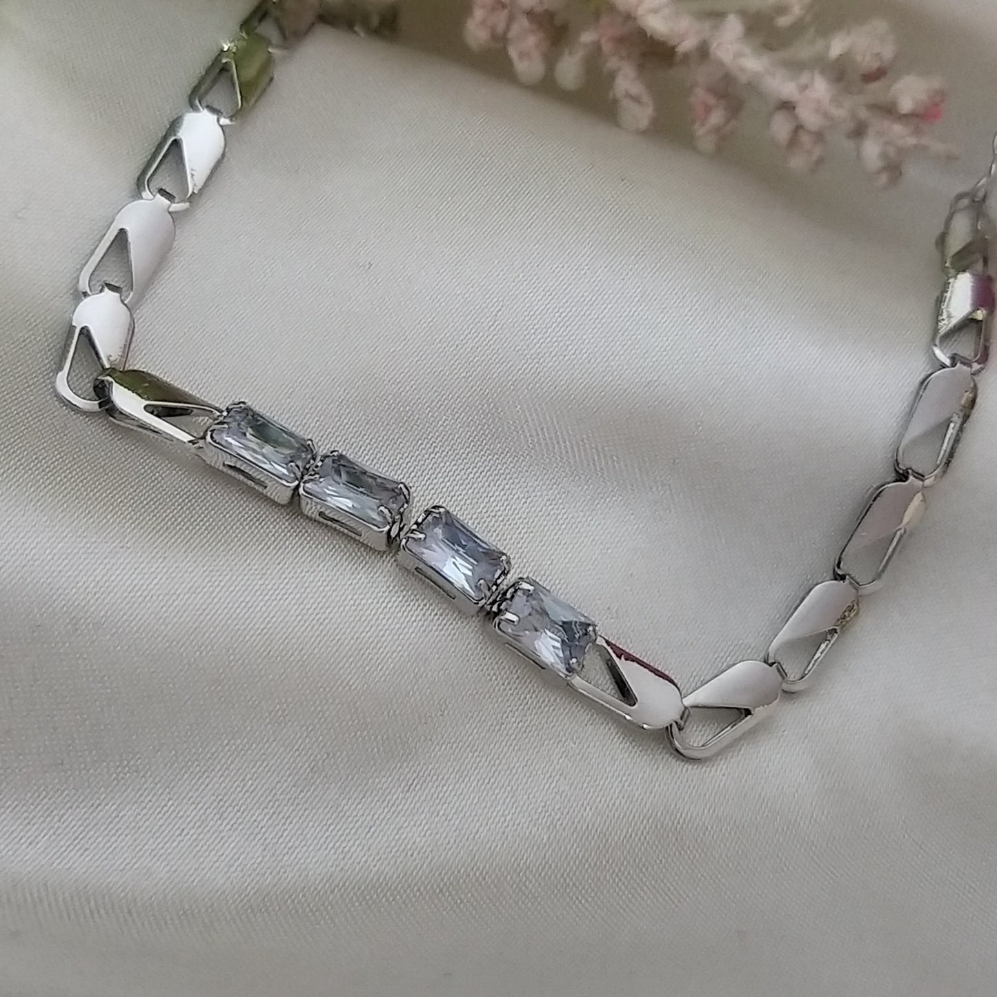 Linear Luxe ~ Silver