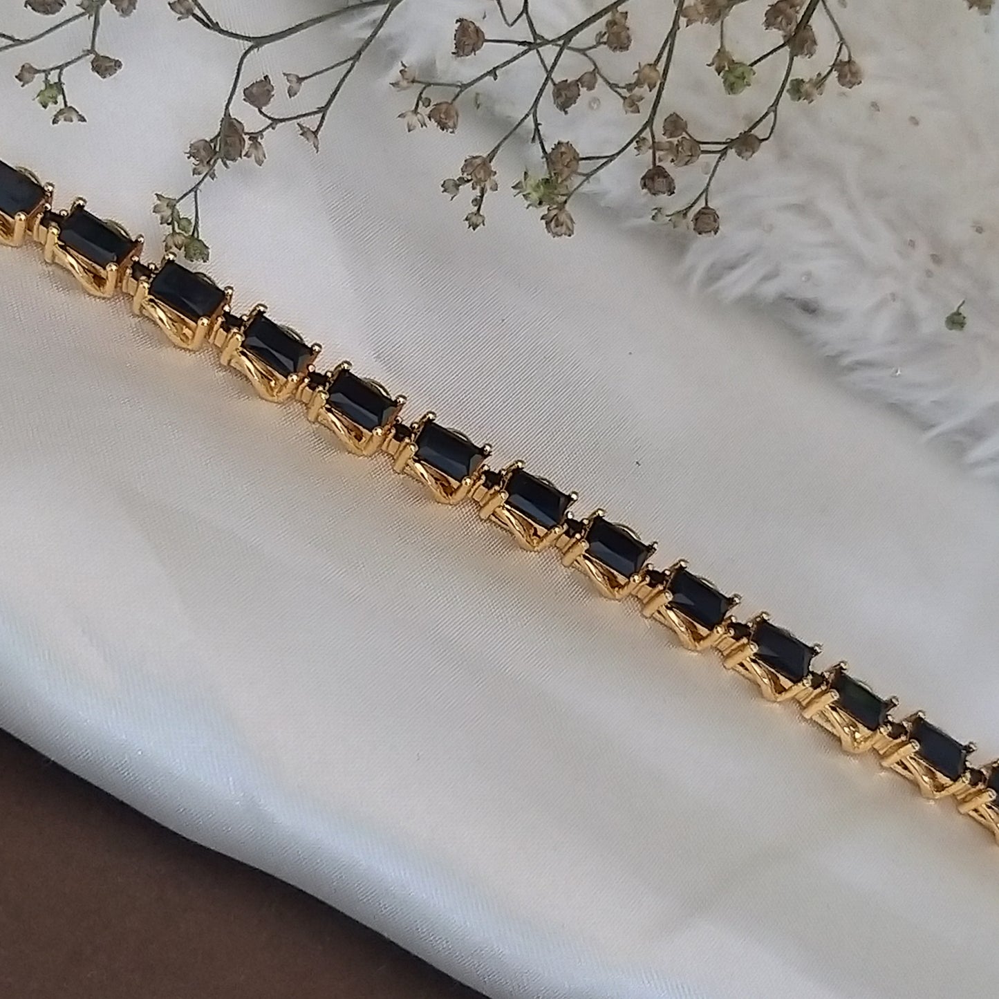 Luxe Link ~ Black