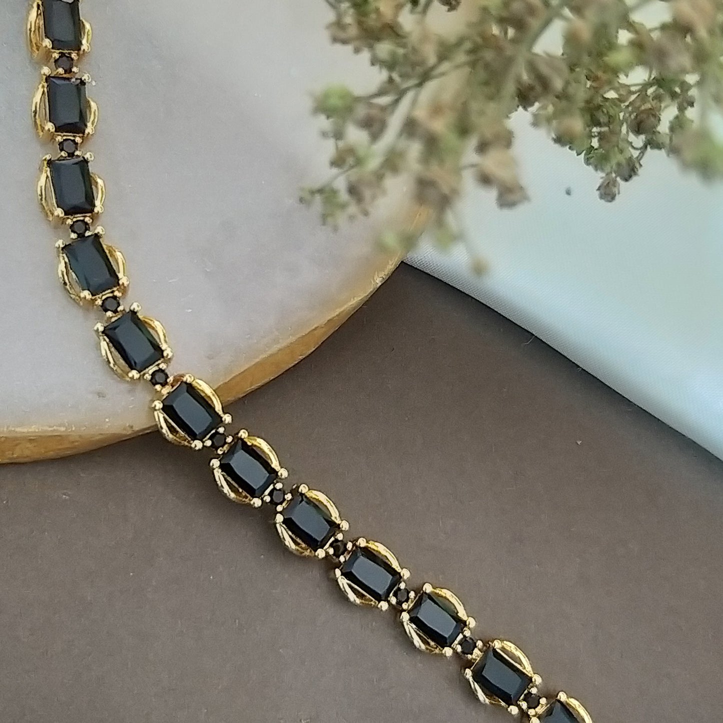 Luxe Link ~ Black