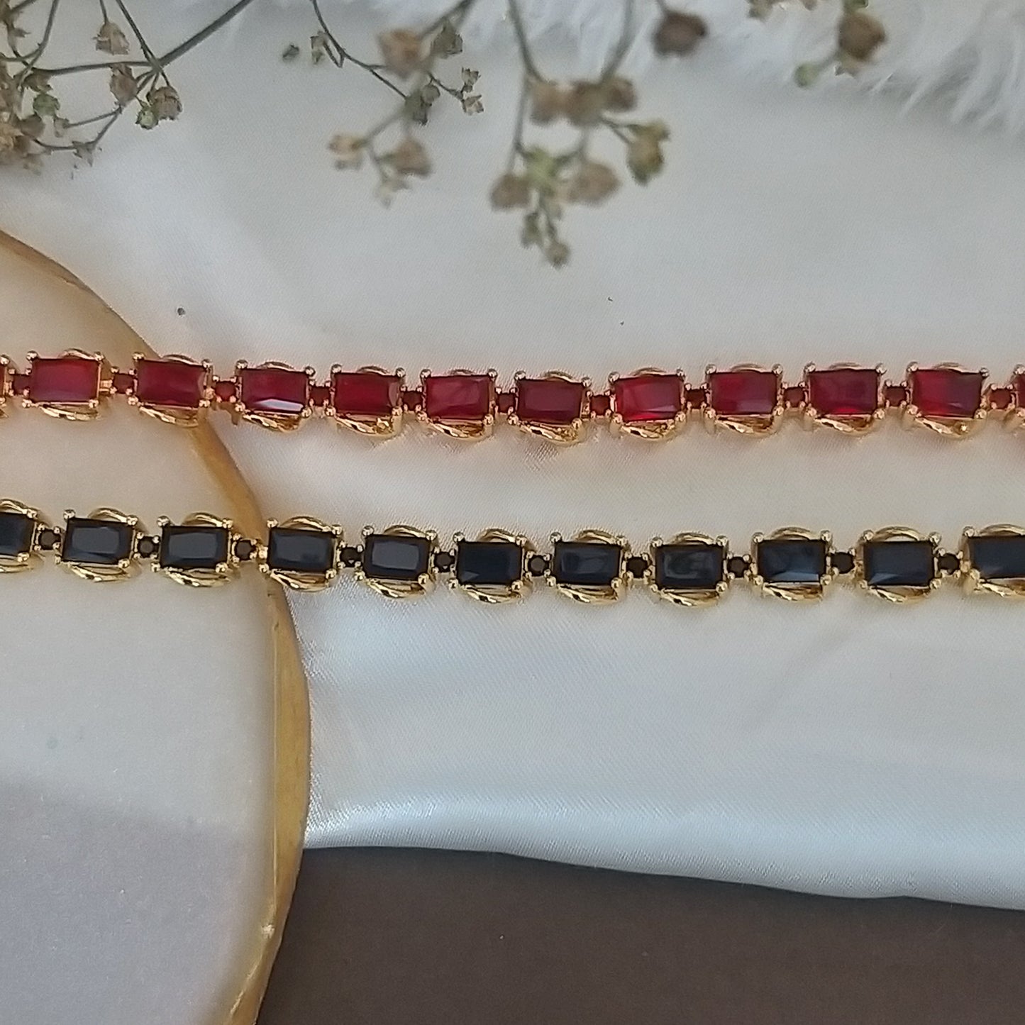 Luxe Link ~ Red