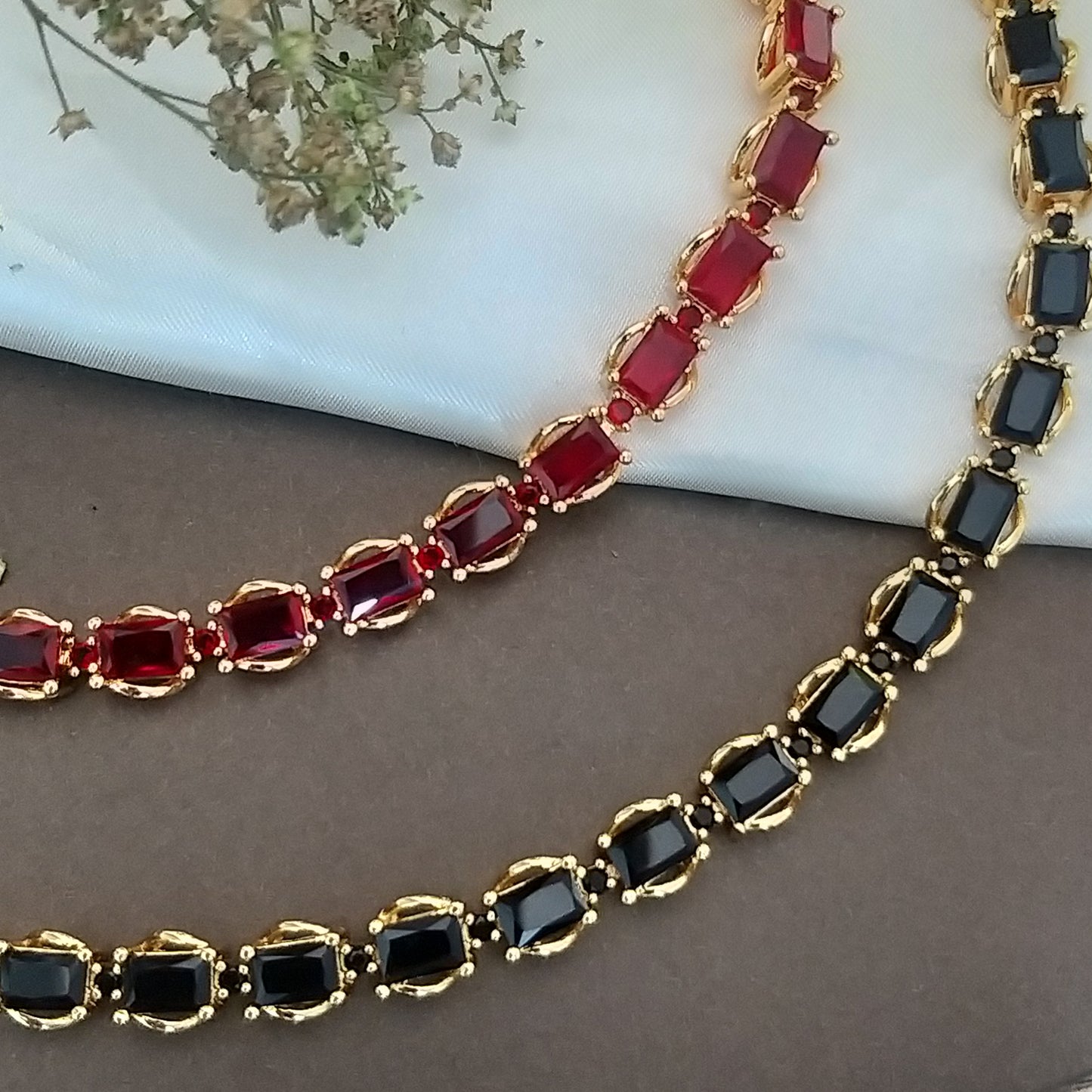 Luxe Link ~ Red