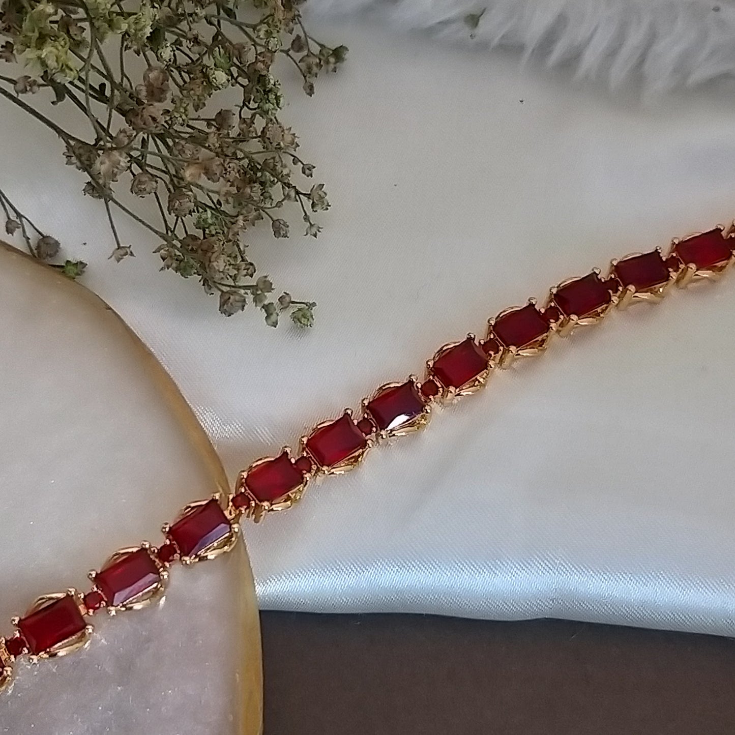 Luxe Link ~ Red