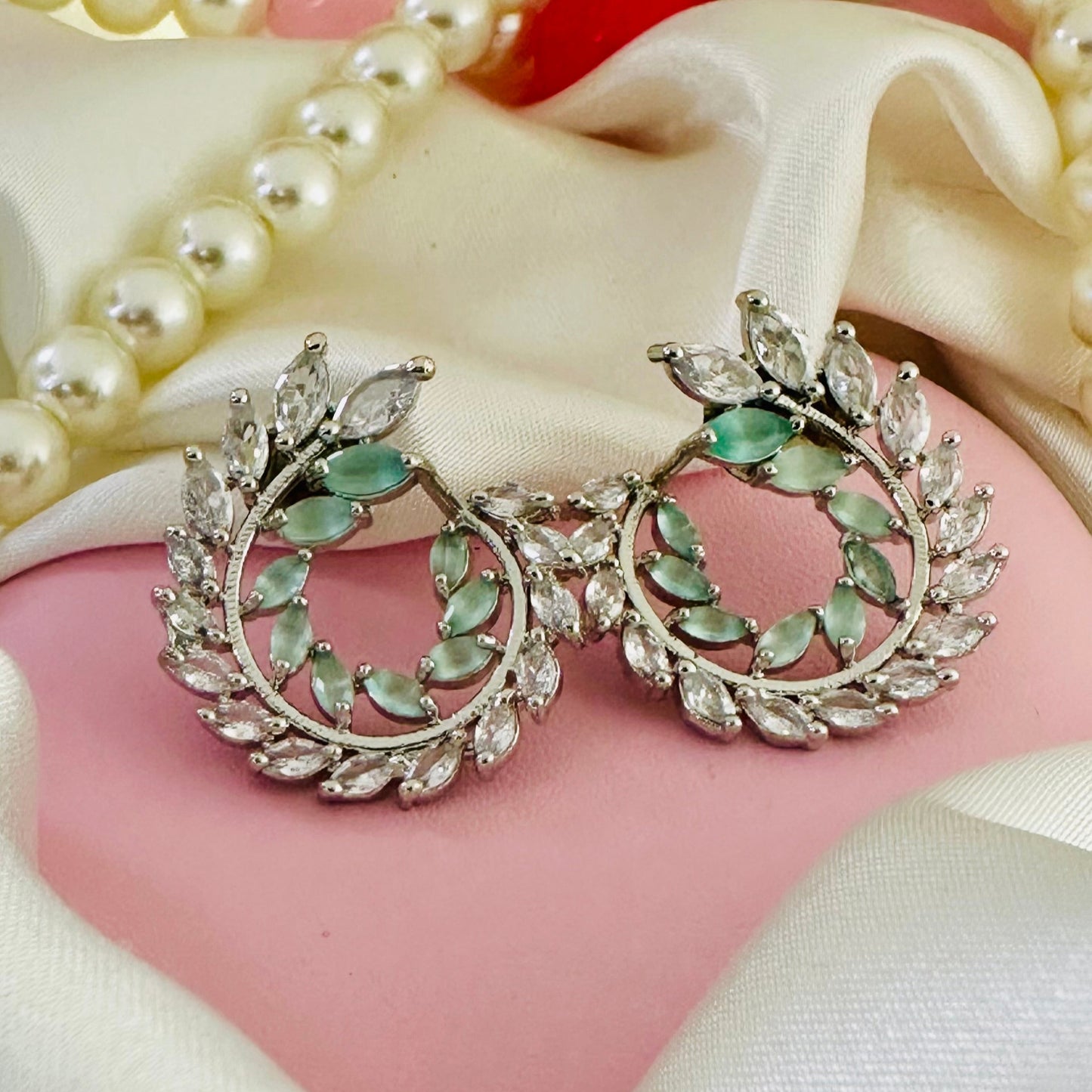 Royal Wreath ~ Mint Green