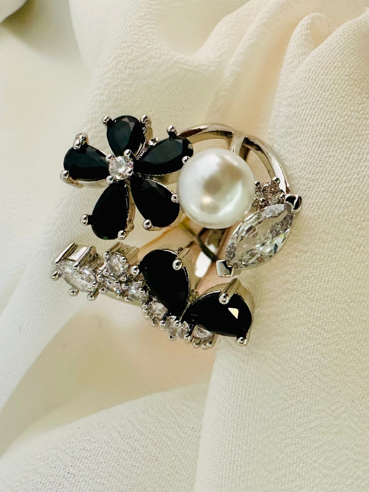 Mystic Orbit ~ Black