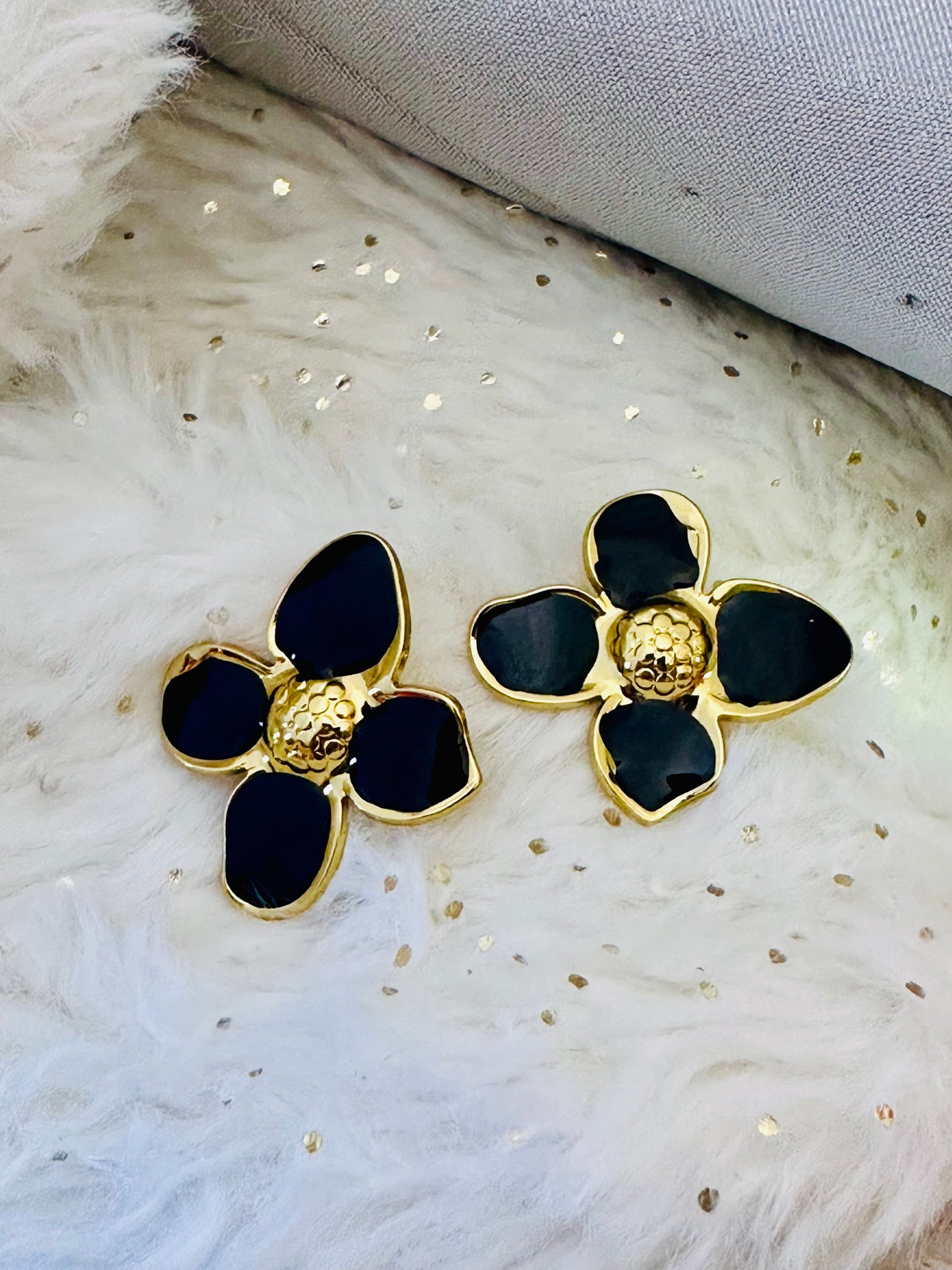 Noir Blooms