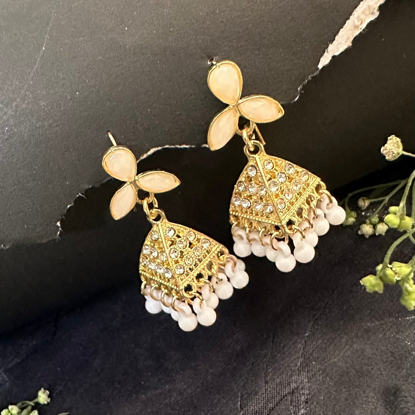 Mini Pyramids ~ Ivory