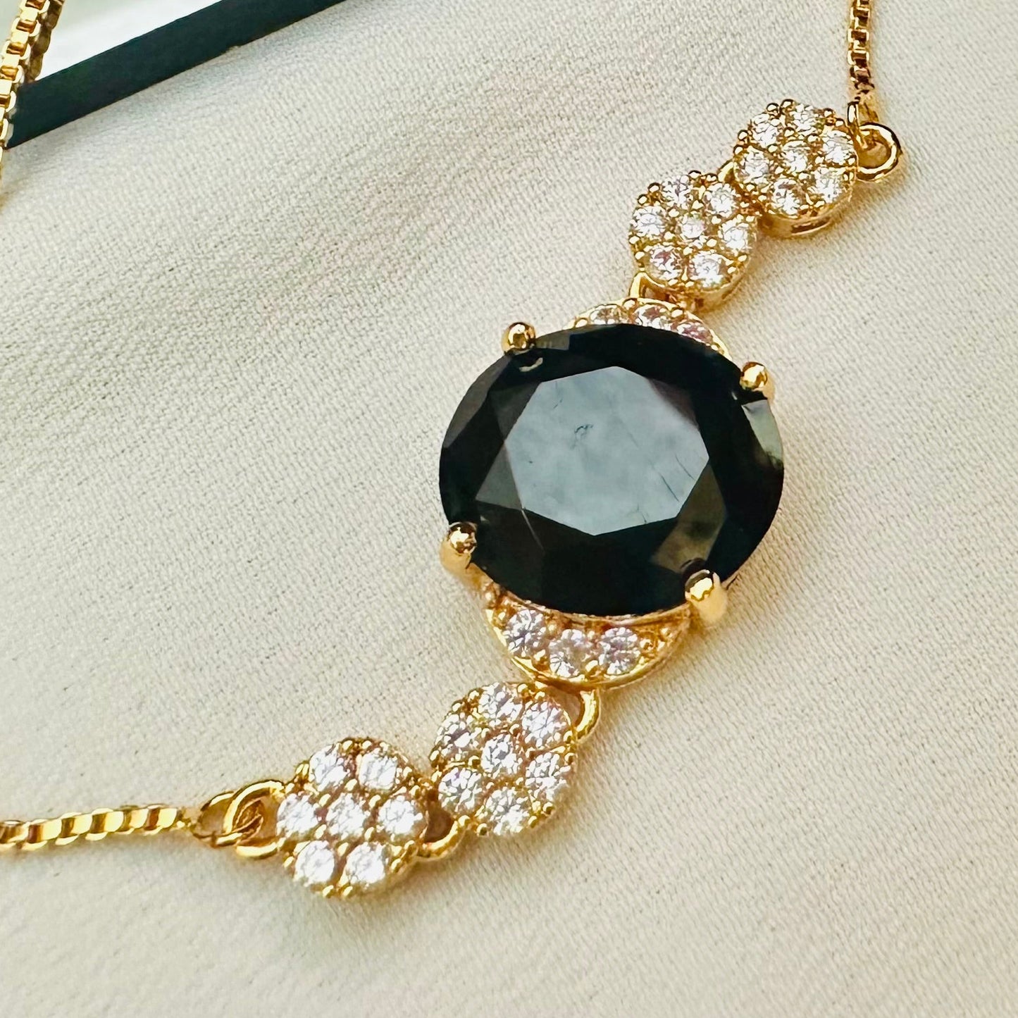 Luminique ~ Black