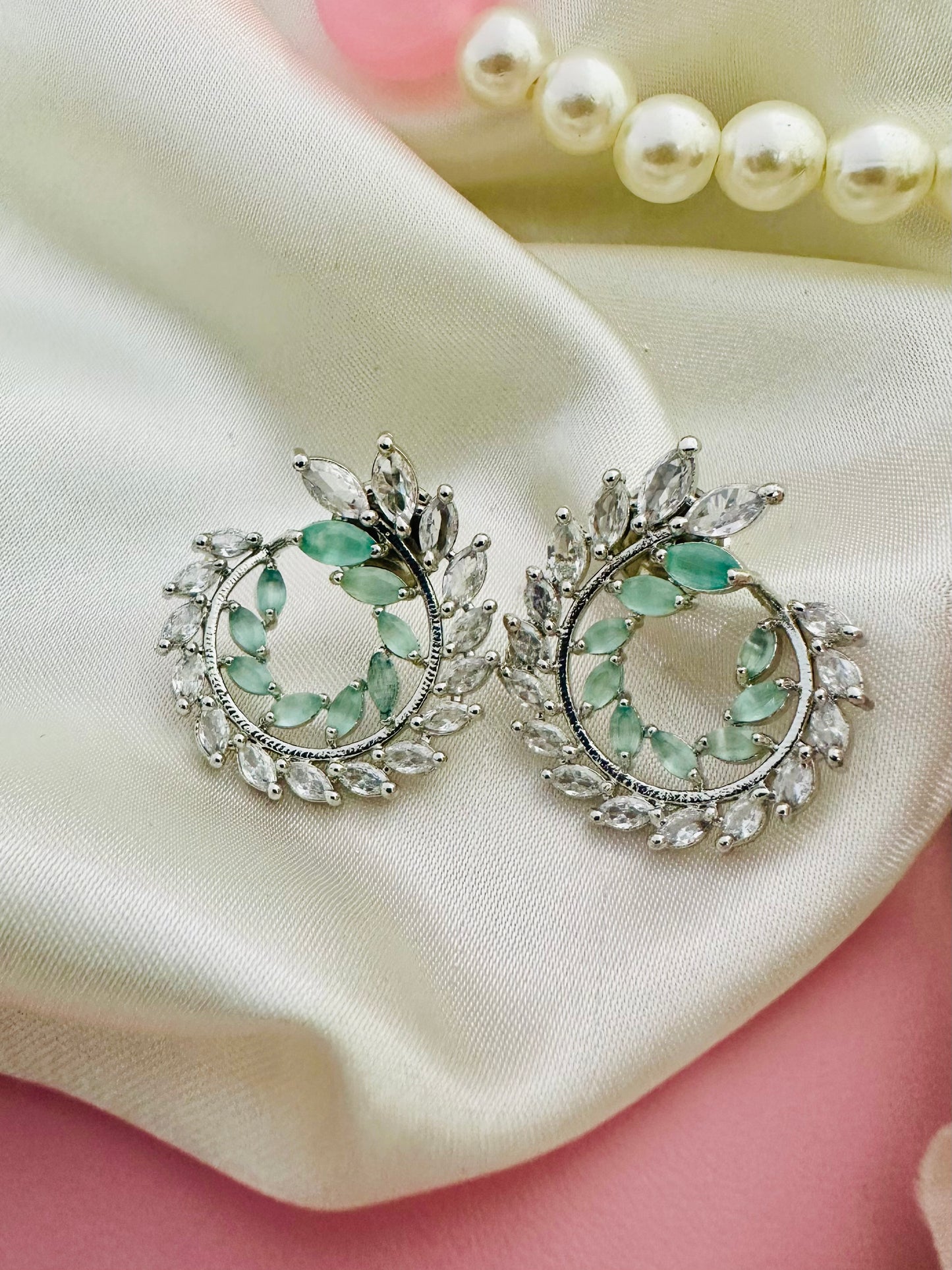 Royal Wreath ~ Mint Green