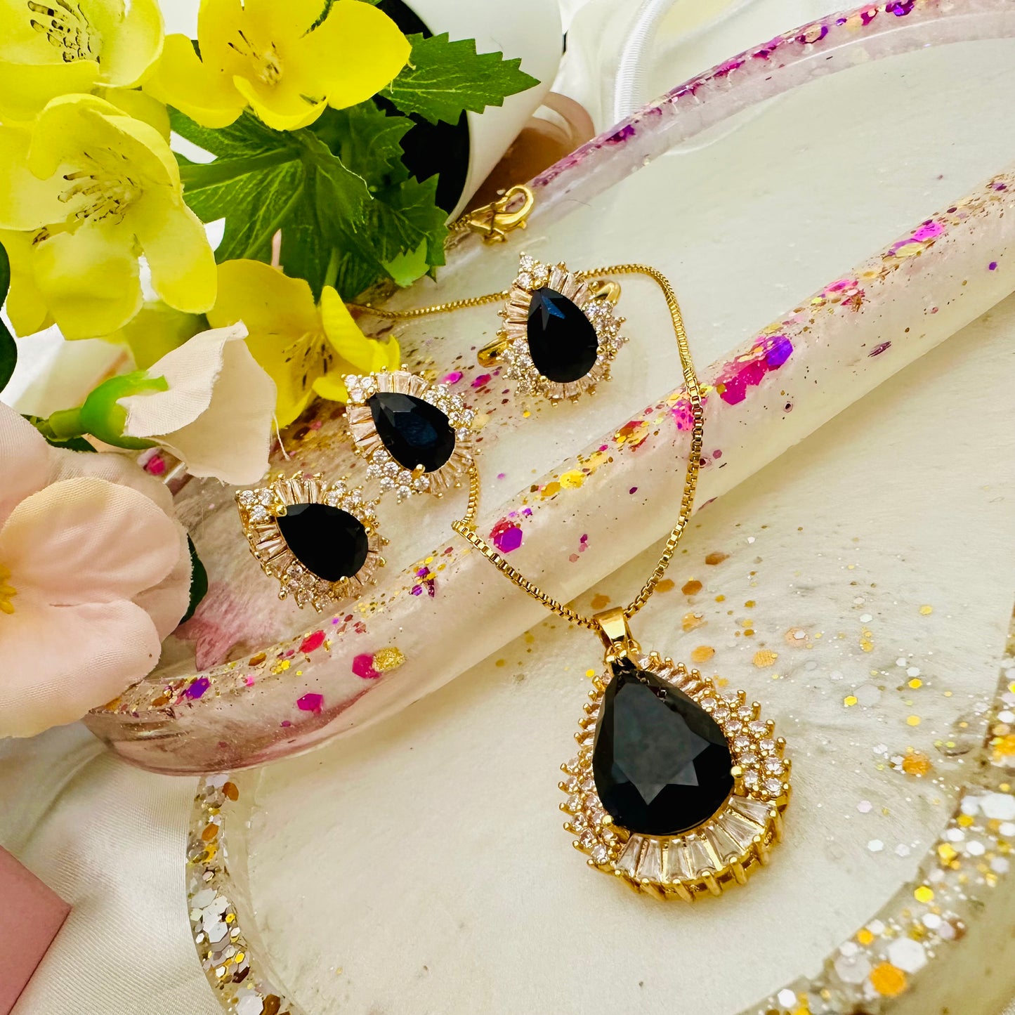 Vintage Glam ~ Black