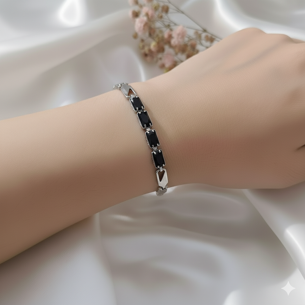 Linear Luxe ~ Black