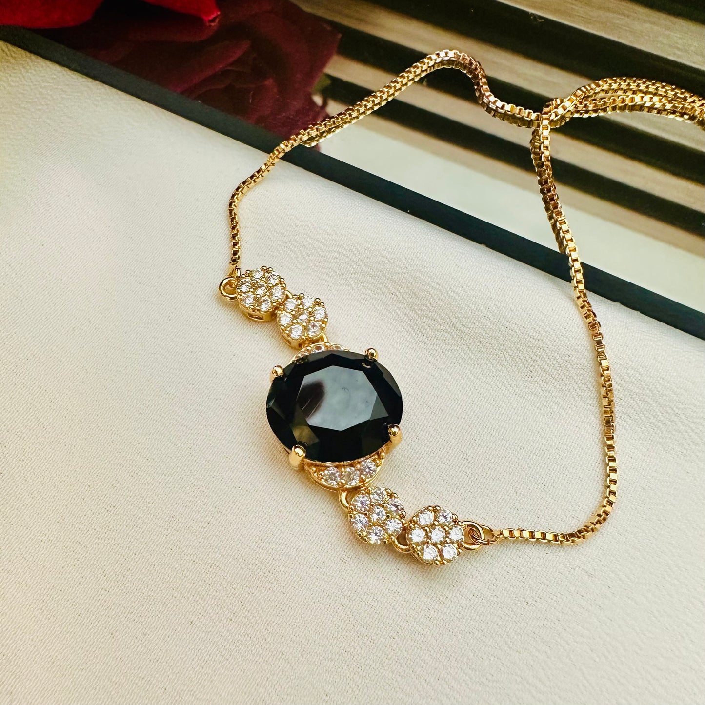Luminique ~ Black