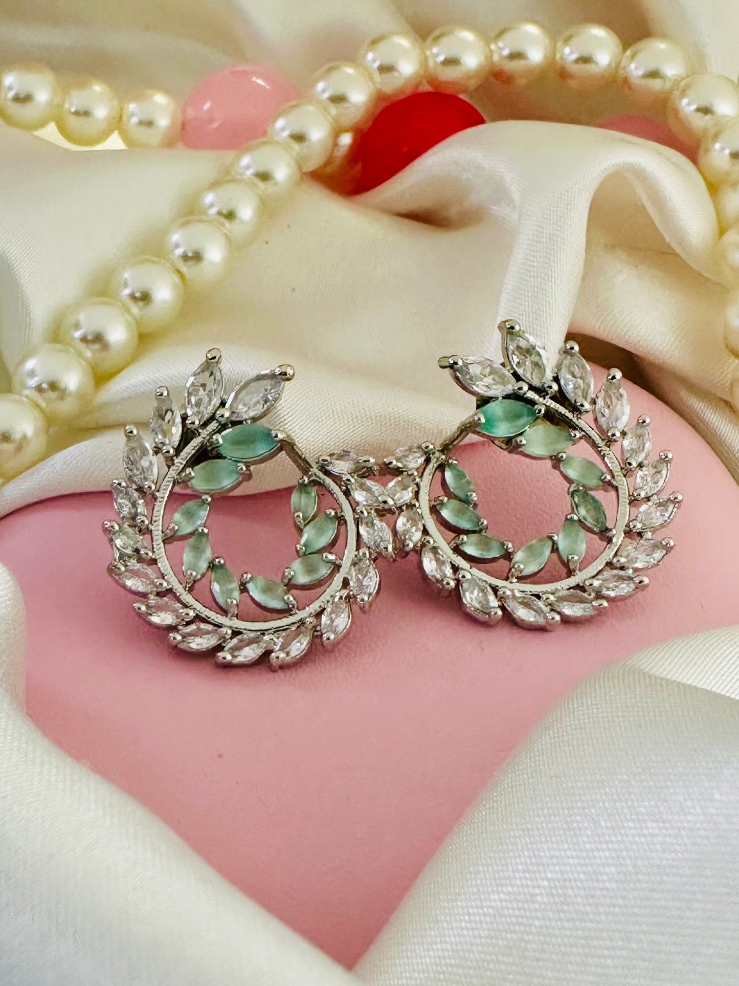 Royal Wreath ~ Mint Green
