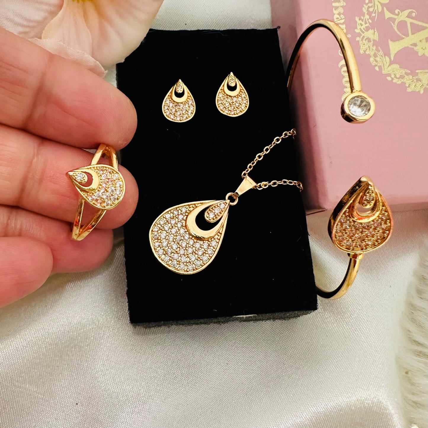 Aurum Drop