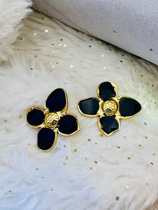 Noir Blooms