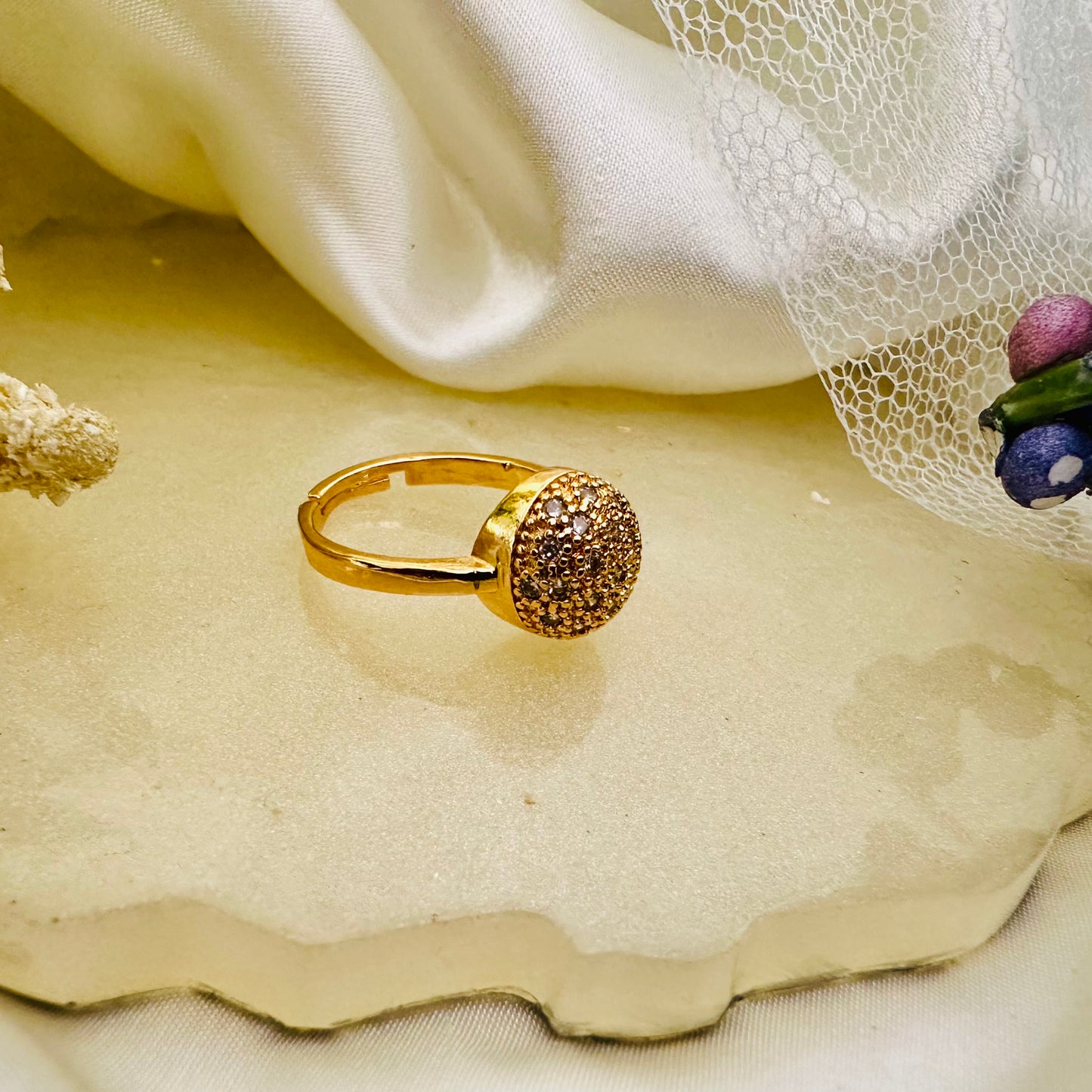 Luminara ~ Gold