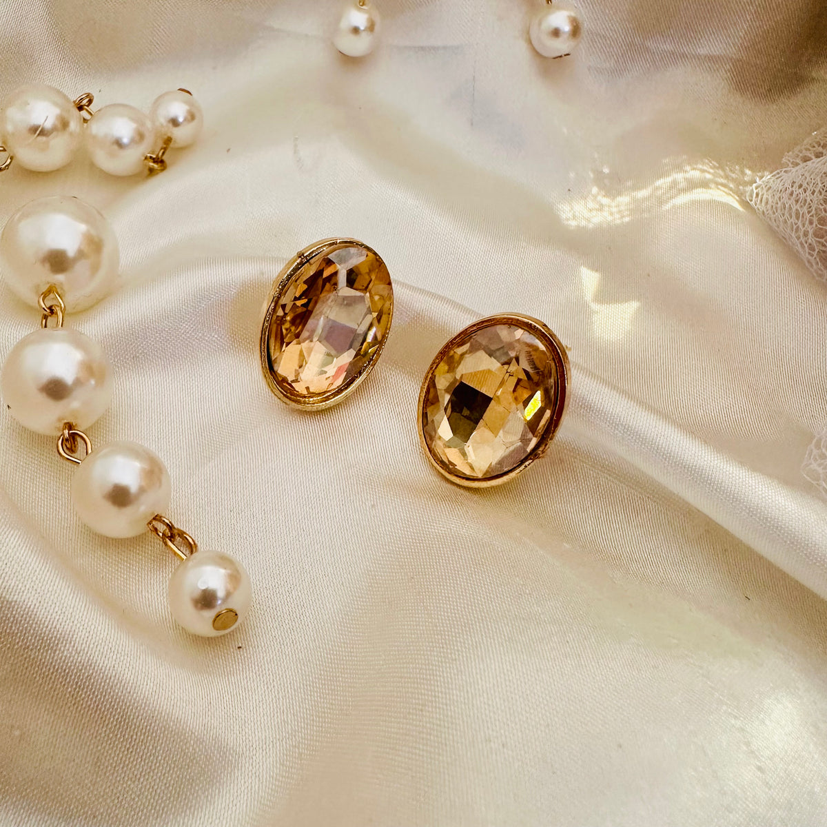 Switch & Shine Earrings ~ Champaign