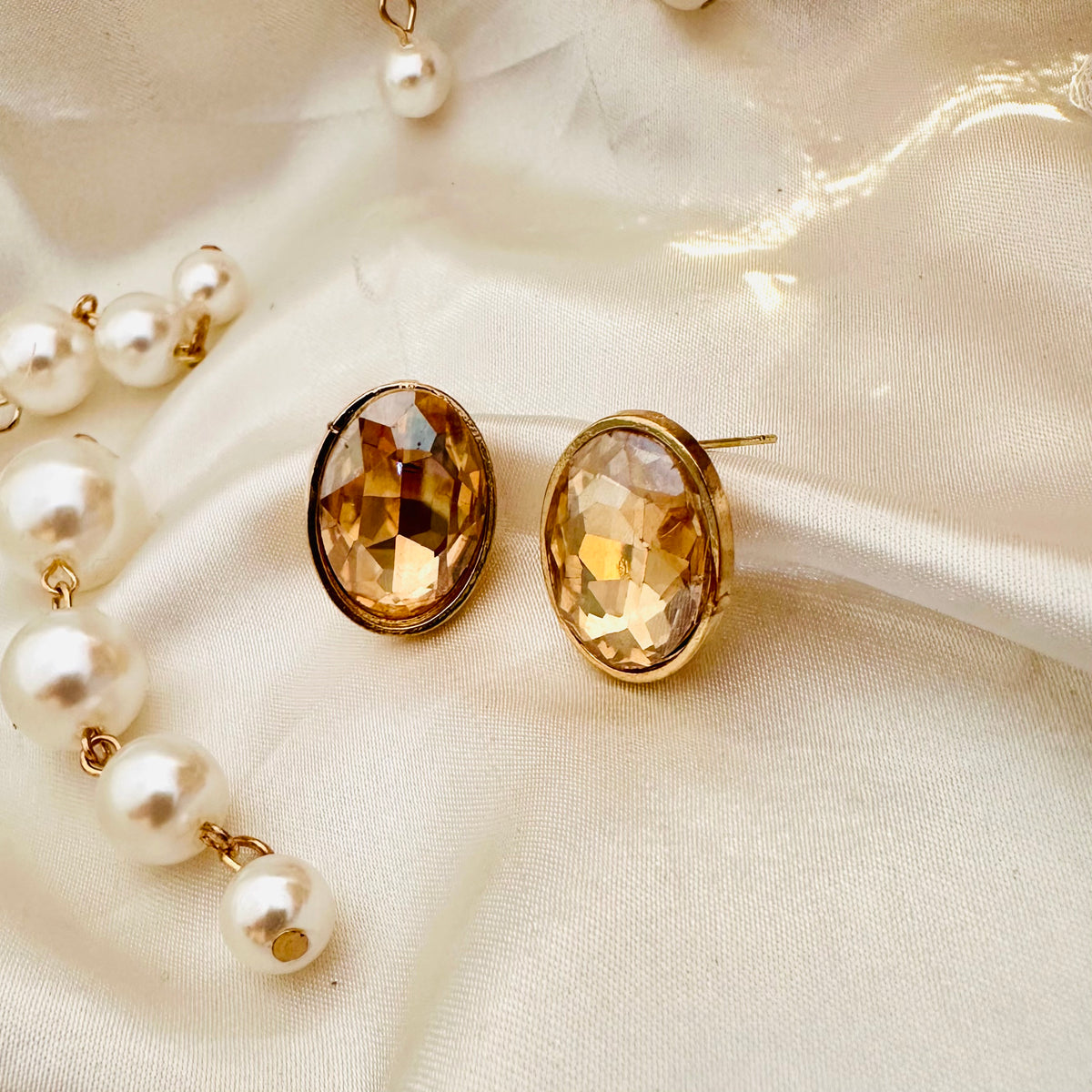Switch & Shine Earrings ~ Champaign
