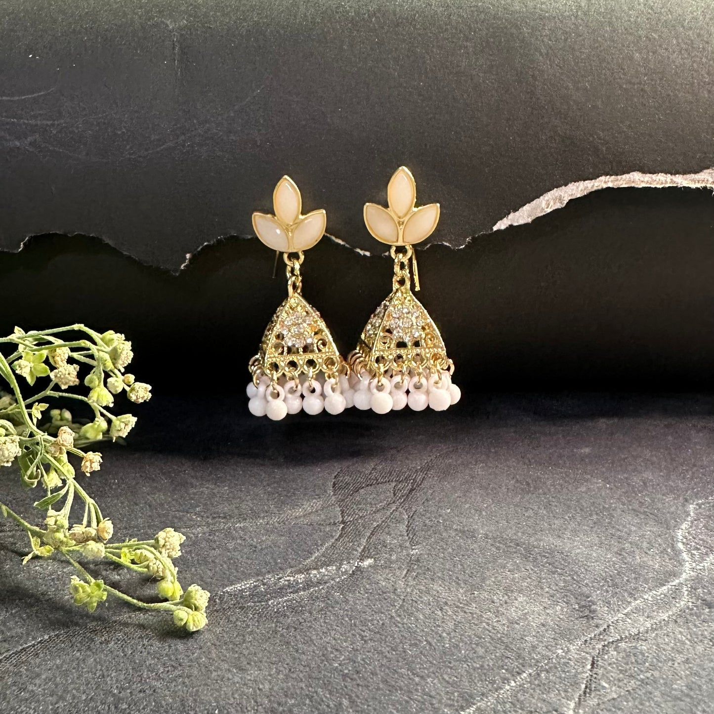 Mini Pyramids ~ Ivory