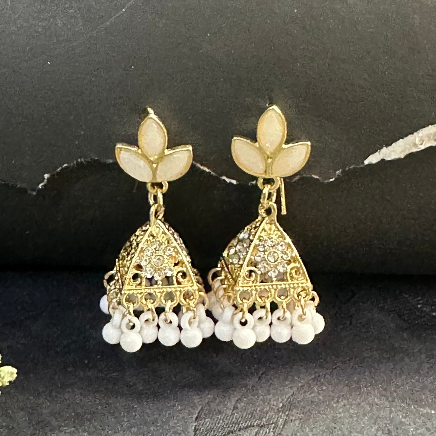 Mini Pyramids ~ Ivory