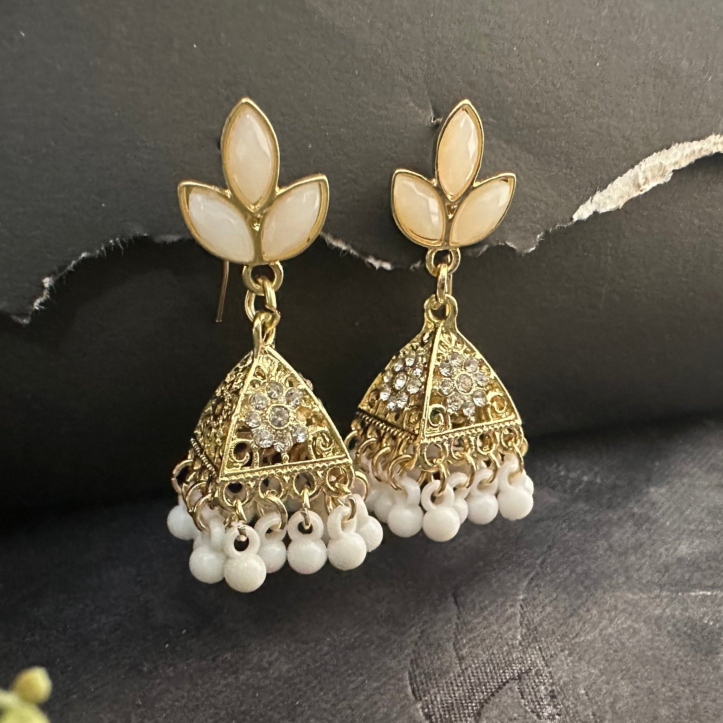 Mini Pyramids ~ Ivory