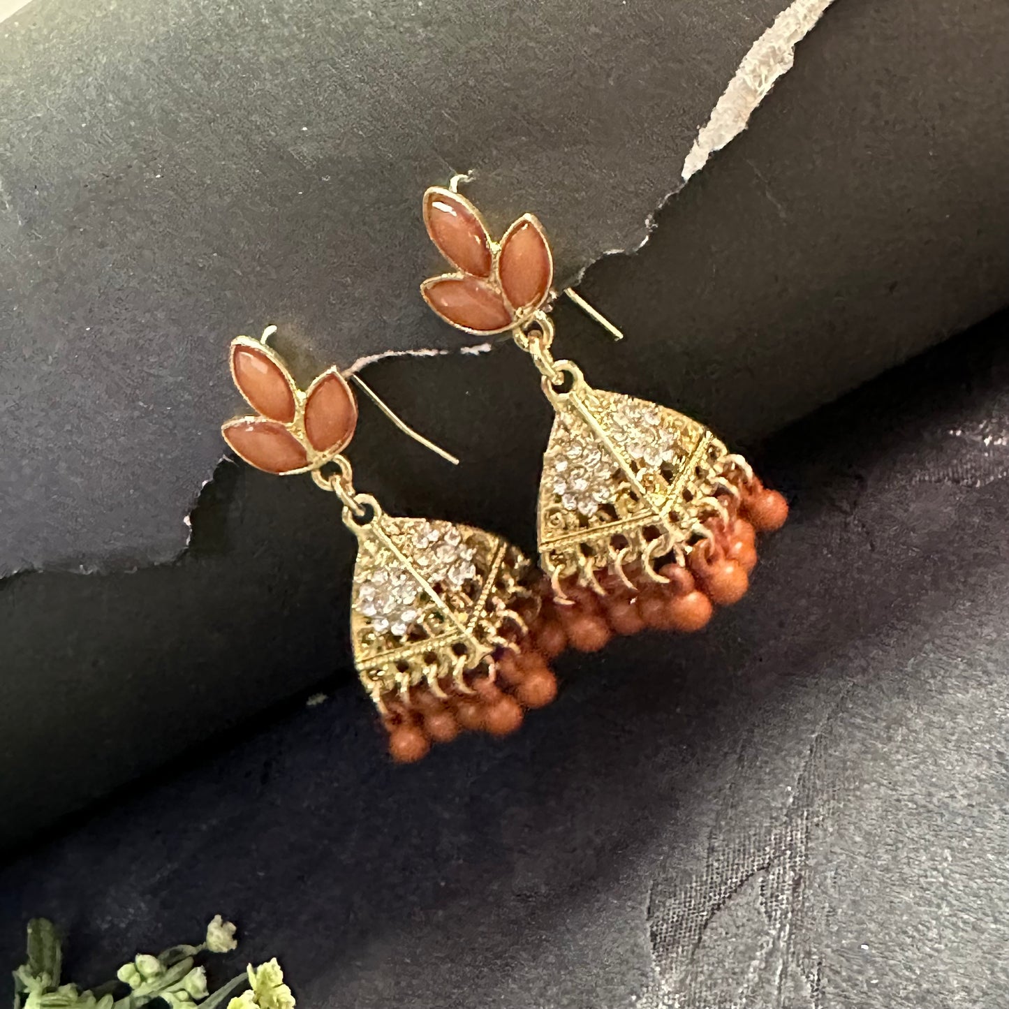 Mini Pyramids ~ Brown