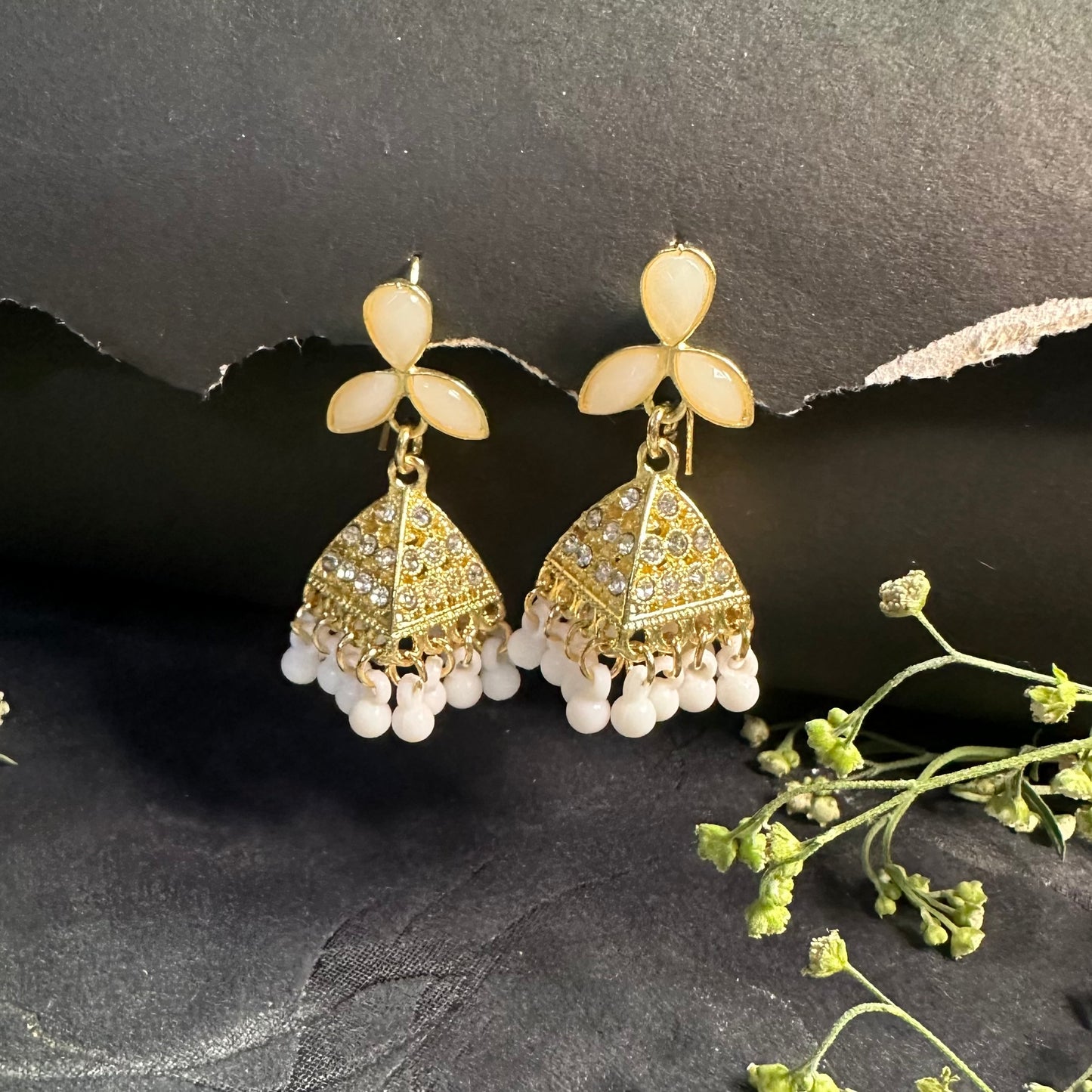 Mini Pyramids ~ Ivory