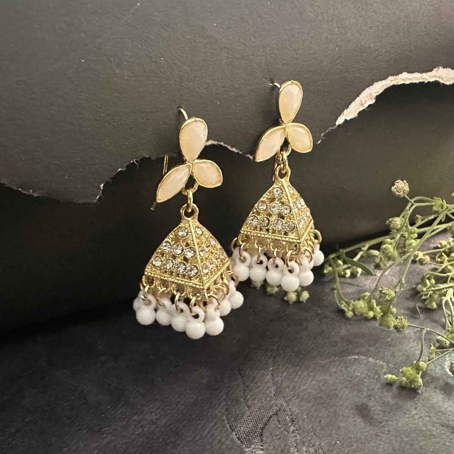 Mini Pyramids ~ Ivory